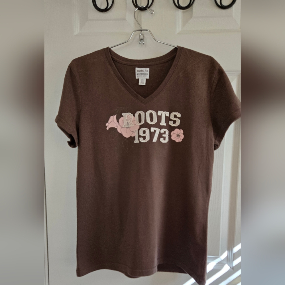 Roots Canada Womens Tee Shirt. Large.